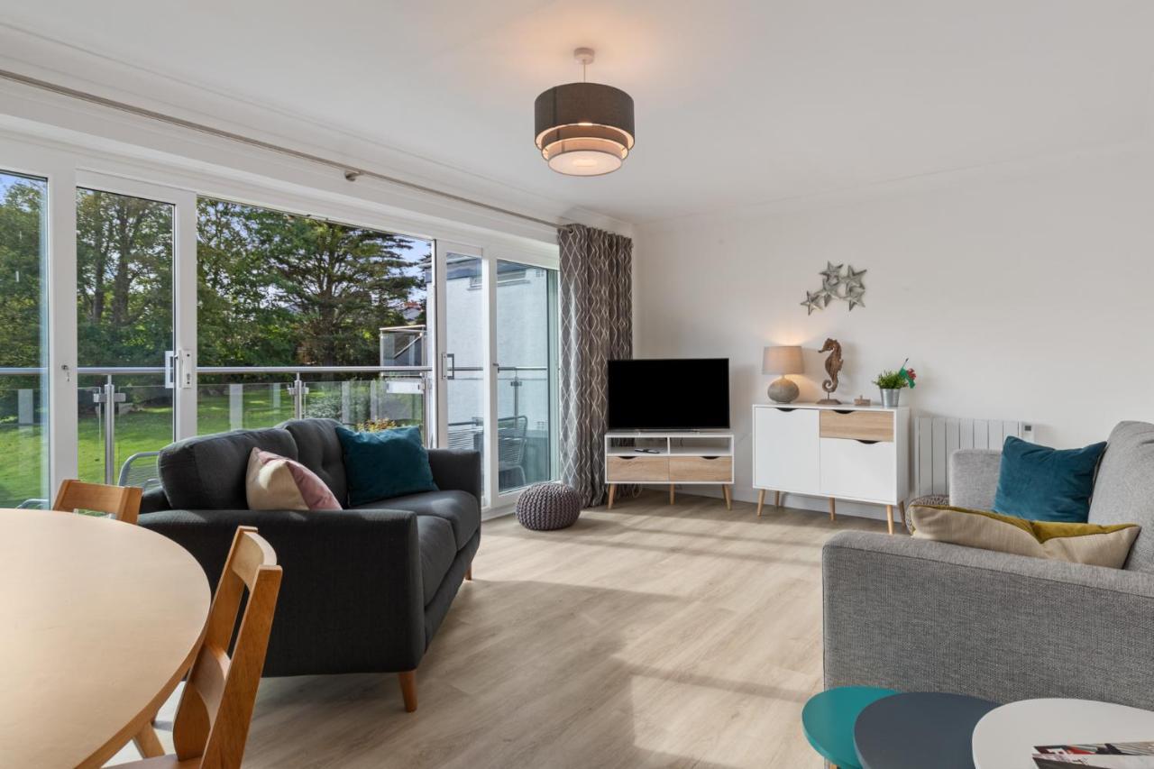 25 Coedrath Park - Sea Views From Balcony, Short Walk To Beach, Parking Saundersfoot Bagian luar foto